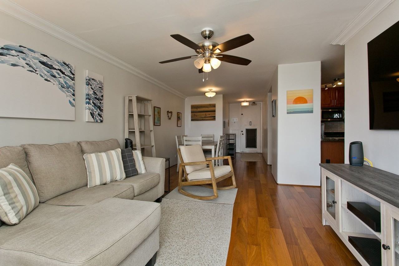 1717 Ala Wai Blvd - Photo 2 of 19