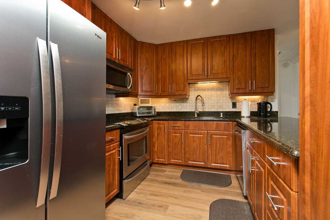 1717 Ala Wai Blvd - Photo 4 of 19