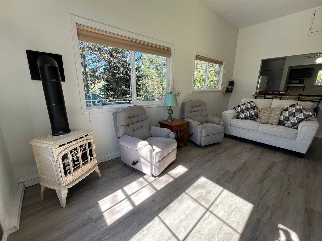 39175 Scenic St - Photo 3 of 15