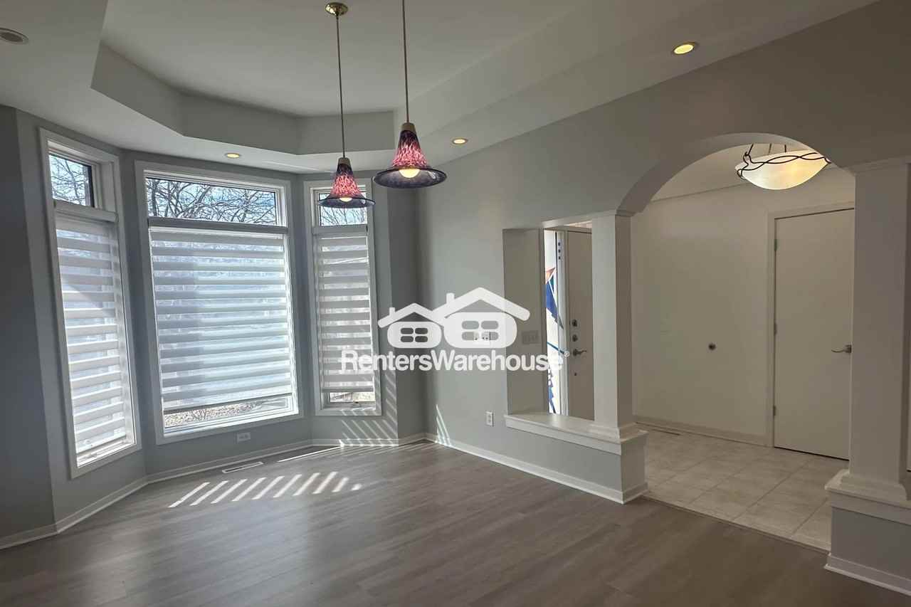 2062 Acacia Dr - Photo 2 of 28