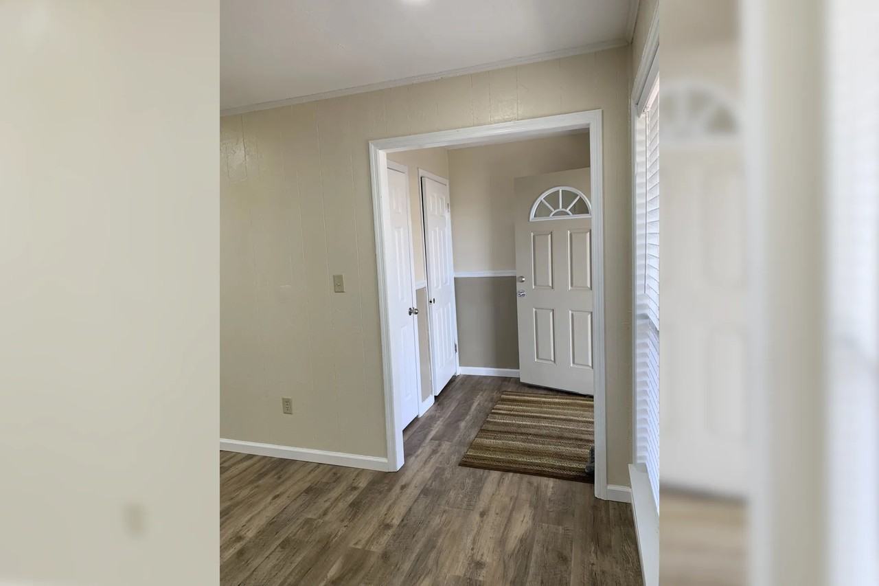 955 Rives Rd - Photo 3 of 33