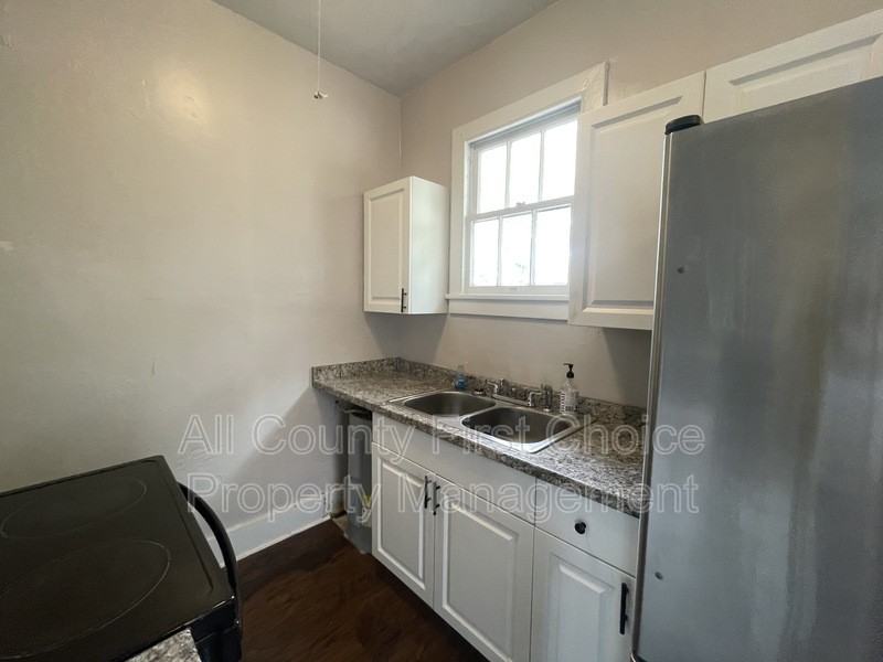 909 Pine Street #5 - Photo 2 of 10