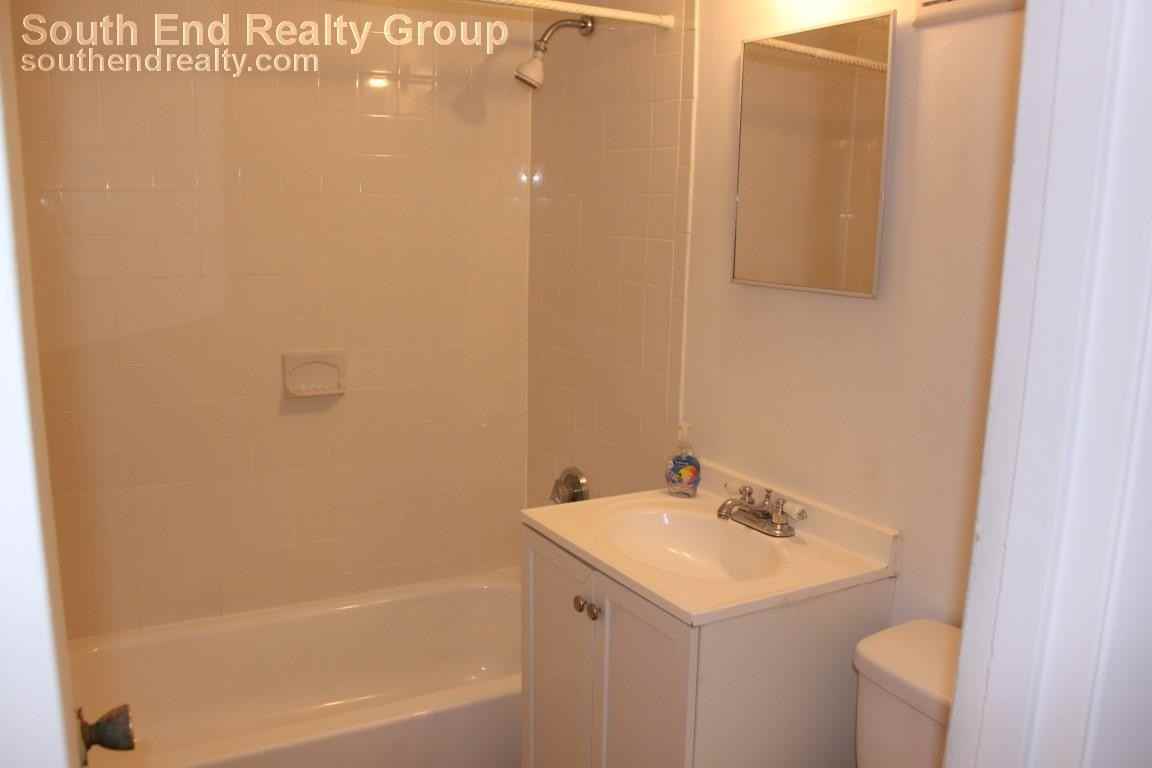 760 Huntington Ave #1 - Photo 4 of 8