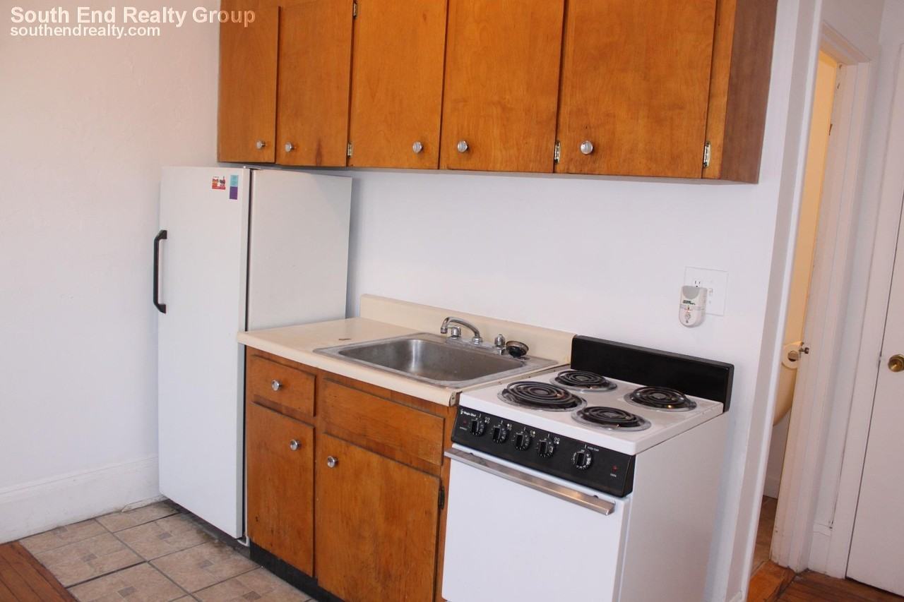 760 Huntington Ave #1 - Photo 5 of 8