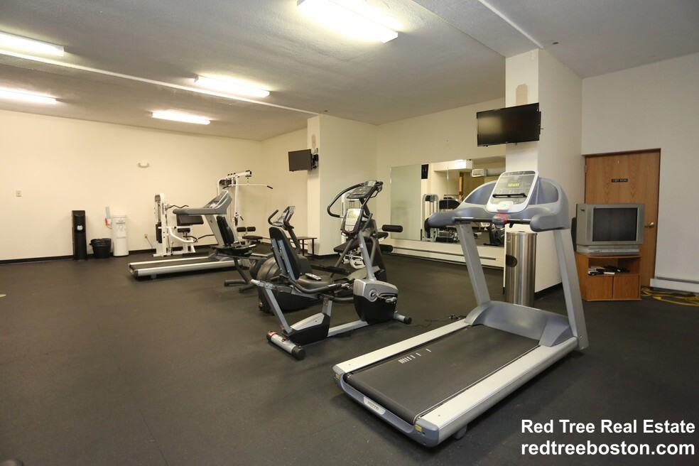 245 Main St #17 - Photo 3 of 7