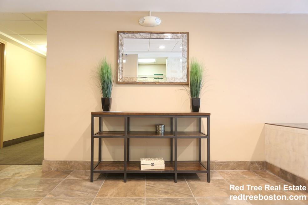 245 Main St #17 - Photo 5 of 7