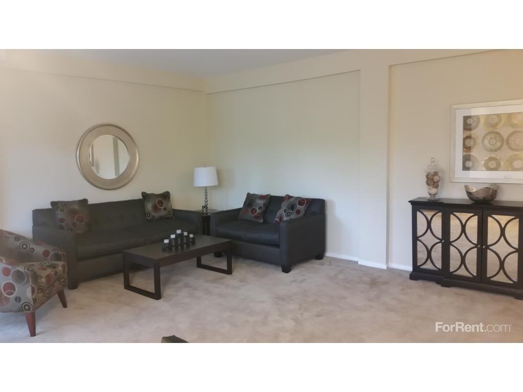 200 Fountain Apartment Homes - Photo 2 of 16