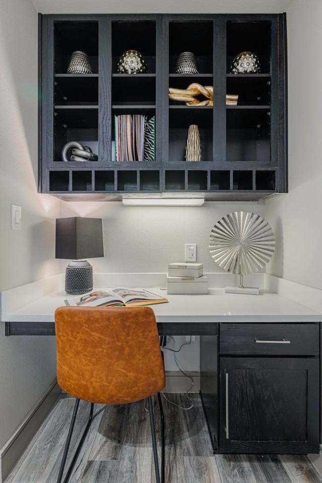 181 W Gray St #B2-7 - Photo 3 of 27