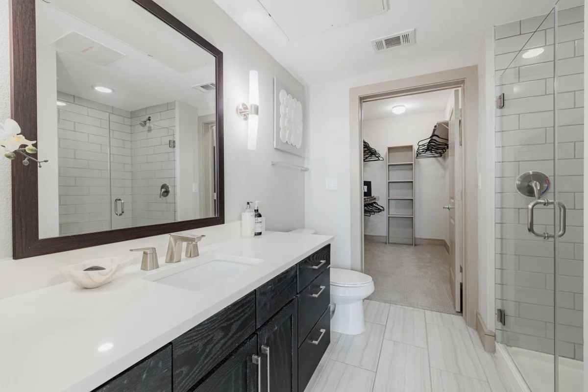 181 W Gray St #B2-7 - Photo 4 of 27