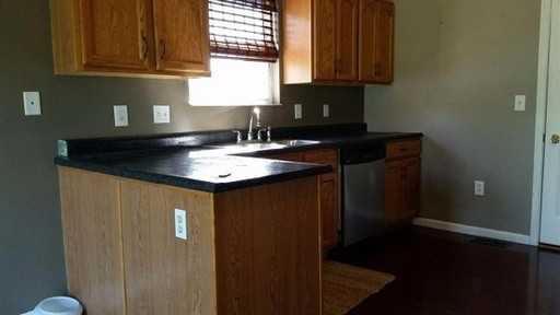 2742 Coachlight Ln - Photo 3 of 12
