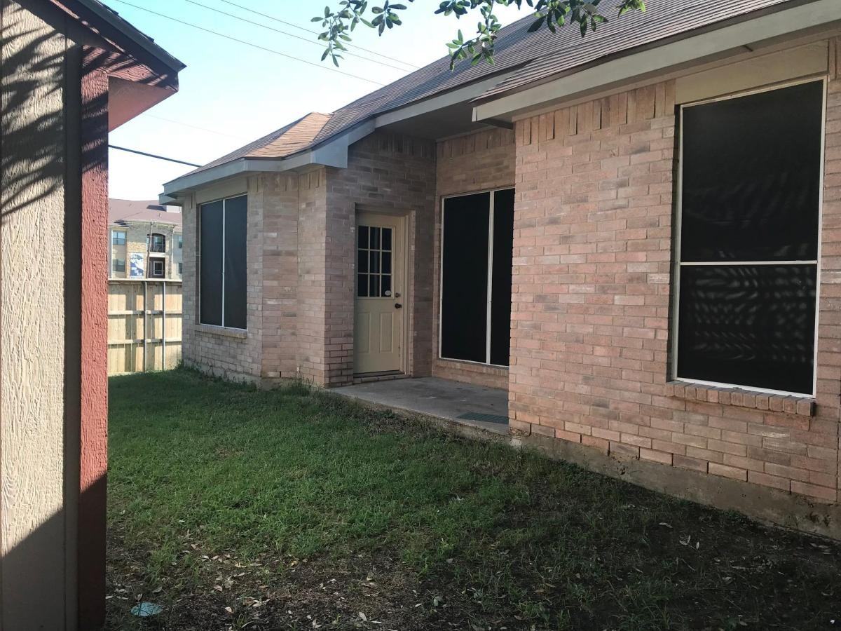 8475 Muirwood Trl #NA - Photo 2 of 24