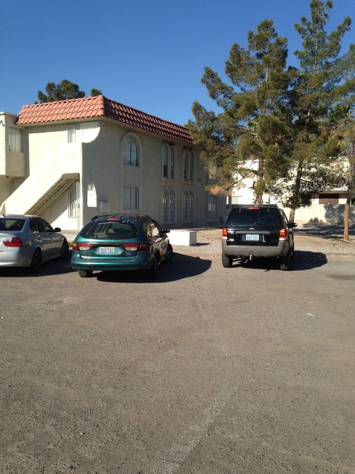 4437 Newsom Cir #D - Photo 3 of 18