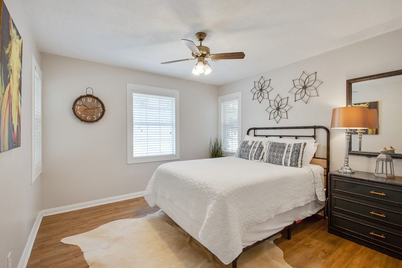 4724 Lakeview Dr #1 - Photo 2 of 30