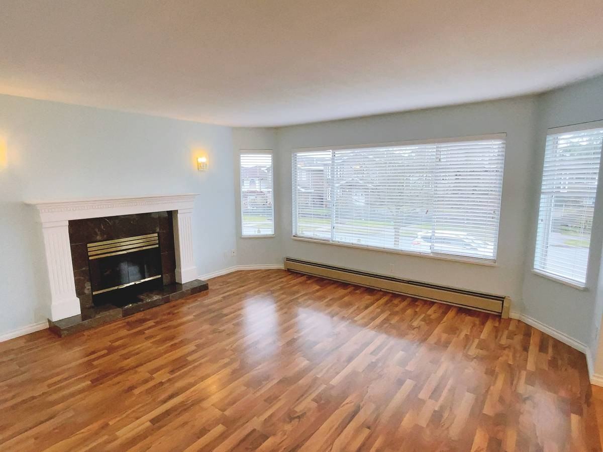 4223 Oxford Street, Burnaby, BC V5C 1E1 3 Bedroom House for 3,600