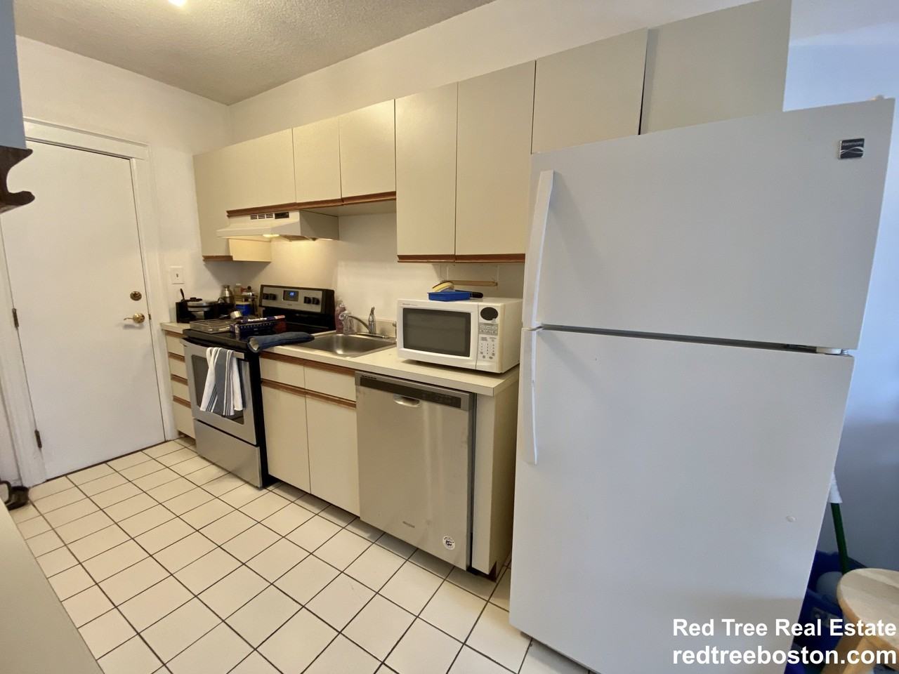 137 Englewood Ave #42 - Photo 5 of 16