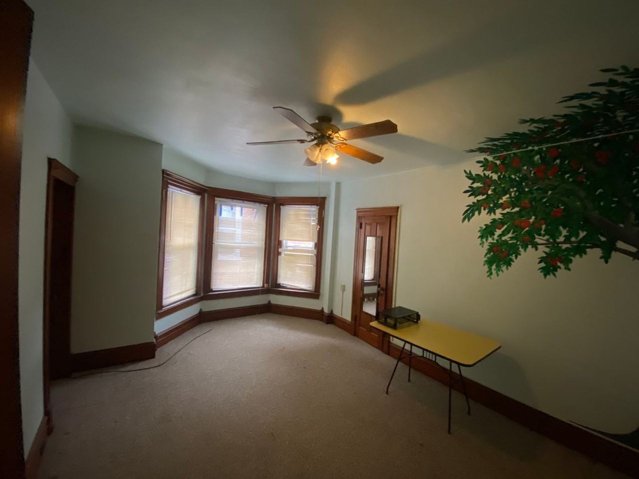 101-103 S Home Ave - Photo 3 of 23