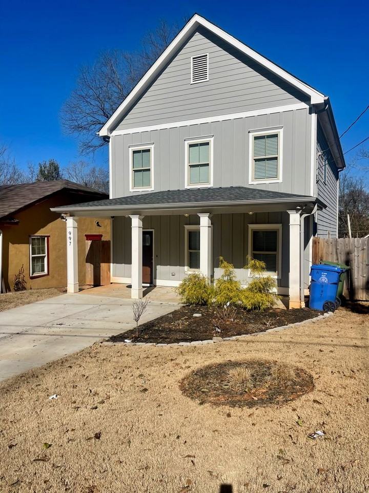 997 Ashby Grv Sw - Photo 2 of 23