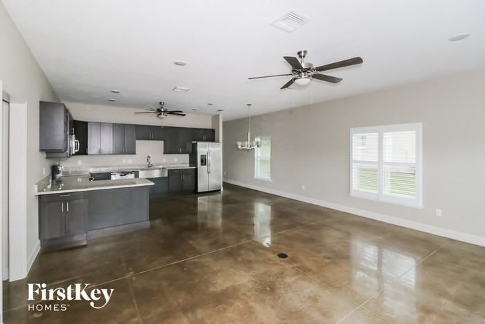 218 Forest Park Ln - Photo 3 of 15