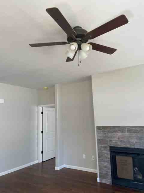 415 Stanford Ln - Photo 3 of 10
