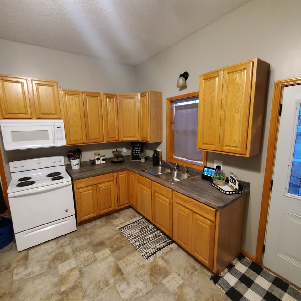 201 S 5th St #NA - Photo 2 of 9