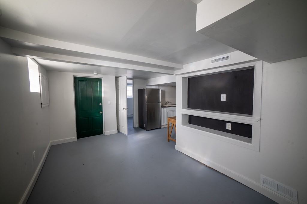 600 E Locust St #2 - Photo 3 of 16