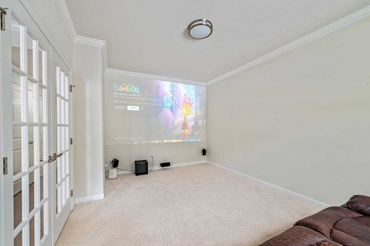 2002 Hemlock Ln - Photo 3 of 20