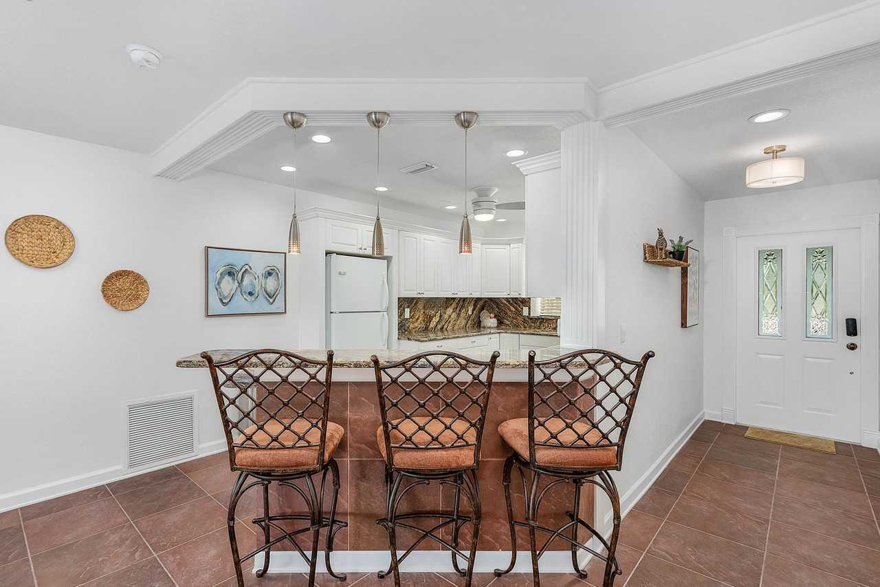 1120 Se 46th St #2B - Photo 7 of 18