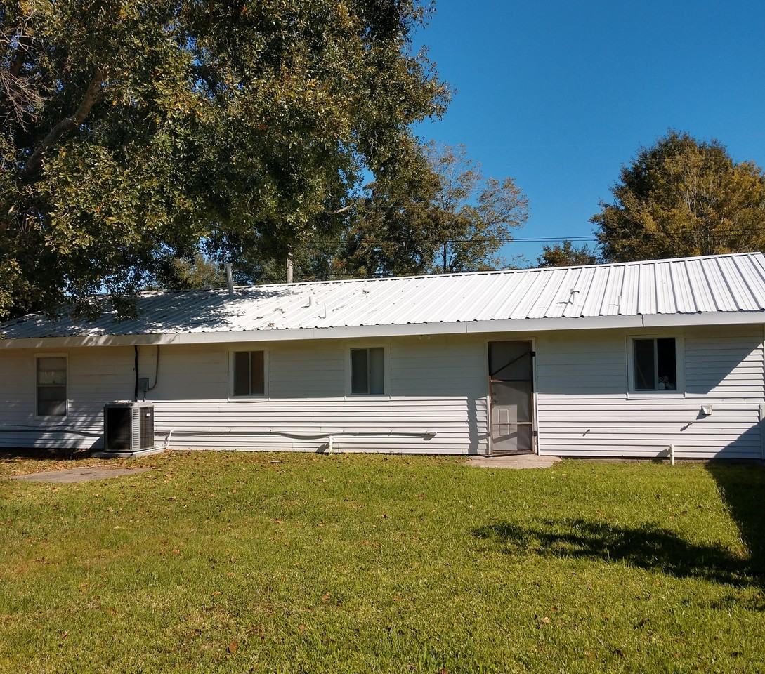 132 Woodrow St #NA - Photo 2 of 3