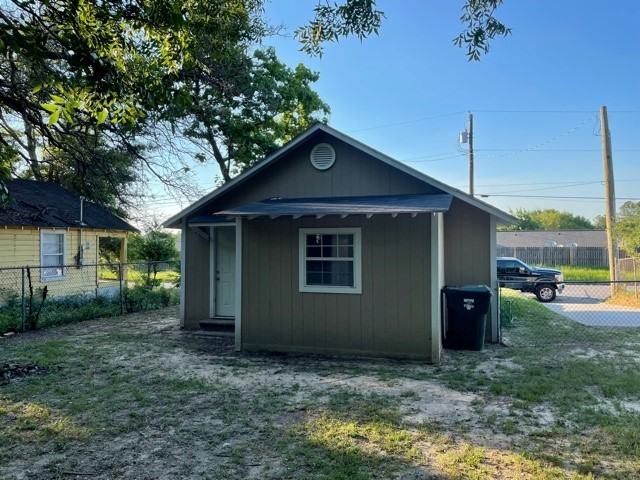 2104 W Robbins St #NA - Photo 5 of 18