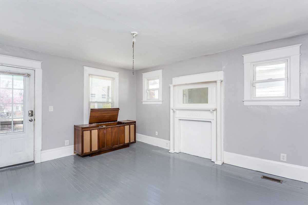 1309 E Jones St #1309 - Photo 2 of 14