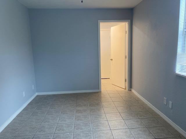 326 Hot Wells Blvd - Photo 2 of 5