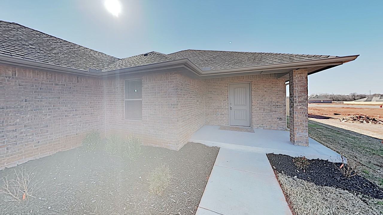 17657 Macarthur Park Rd - Photo 2 of 19