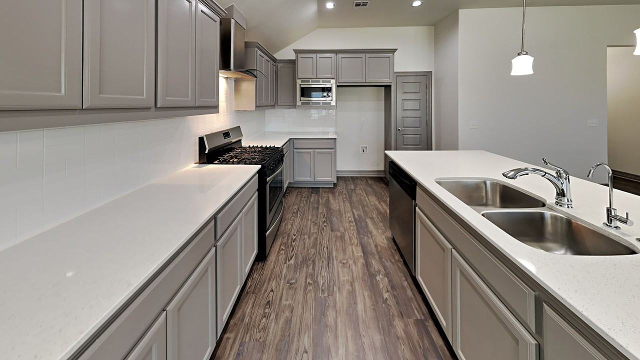 9437 Nw 87th St - Photo 6 of 17