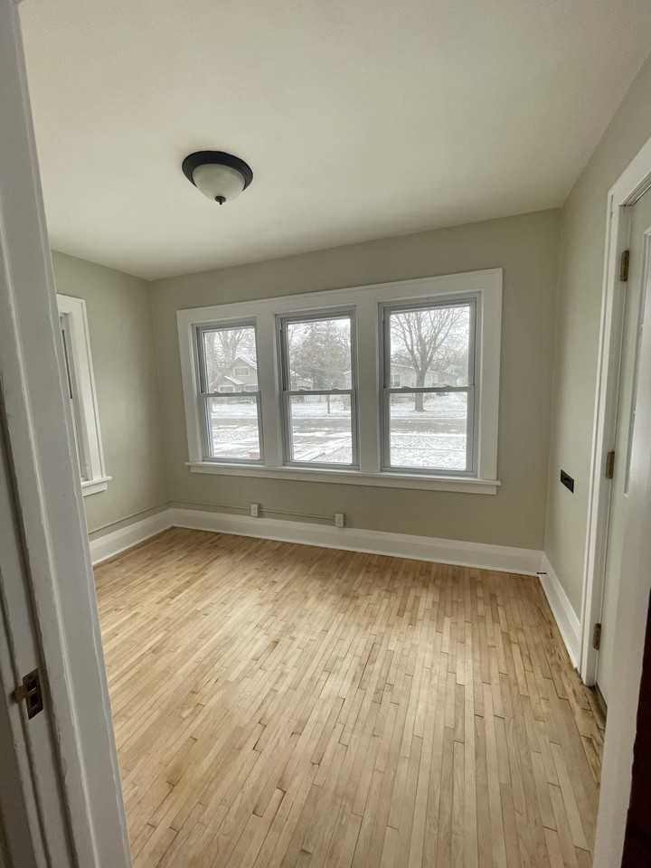 615 W Laurel St #NA - Photo 3 of 10
