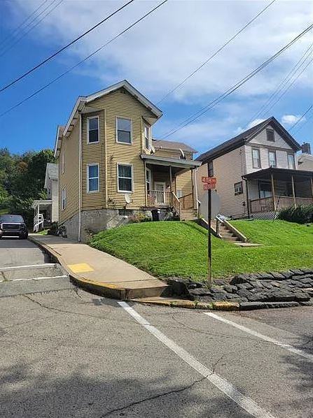 1401 4th Ave #1 - Photo 2 of 13