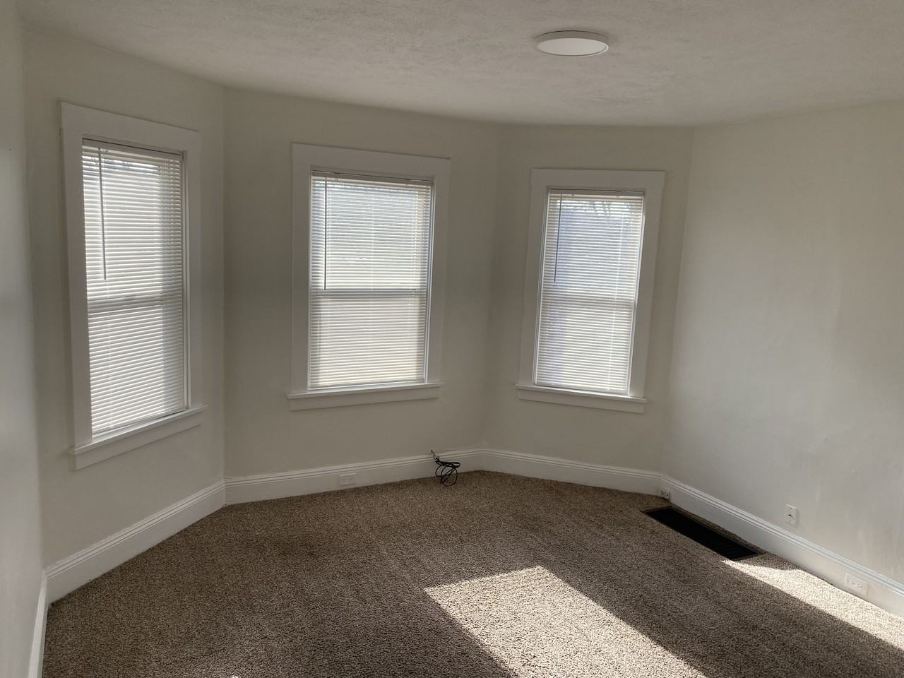 1401 4th Ave #1 - Photo 5 of 13