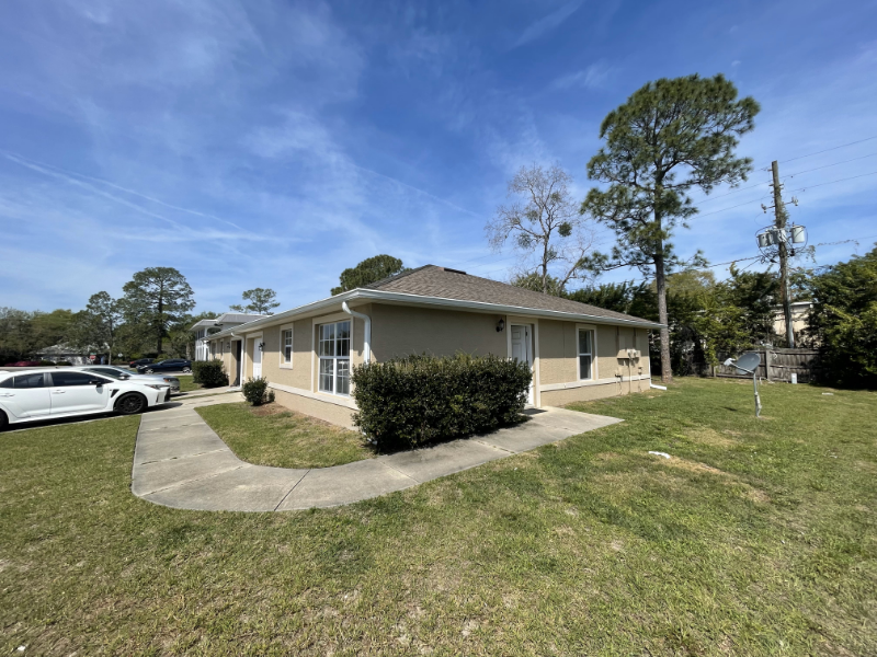 112 Lullwater St #B - Photo 2 of 18