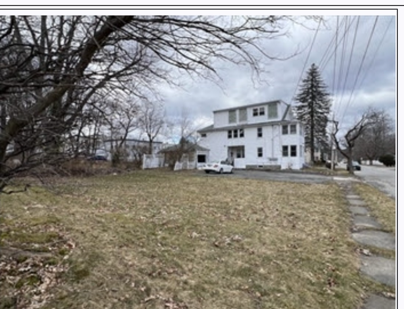 172 Chester St #1 - Photo 3 of 12