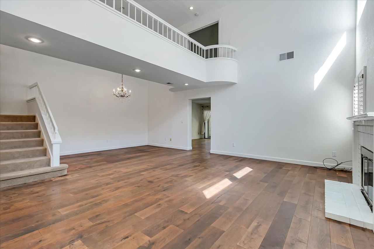18875 Biarritz Ln - Photo 2 of 21