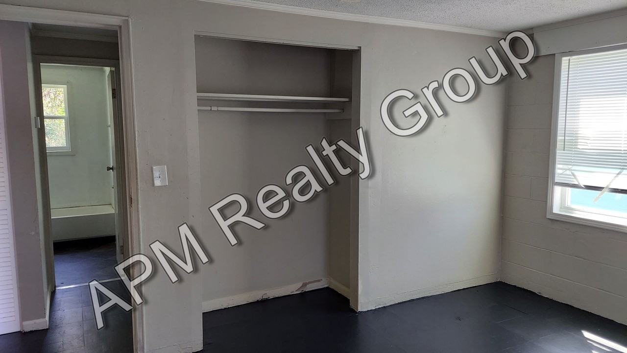 3048 Howell Ct Apt A - Photo 6 of 8