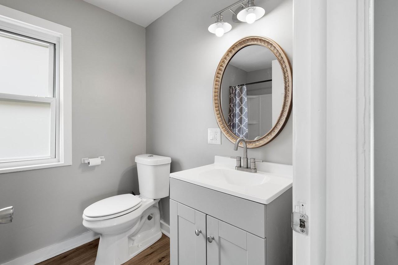 1109 Wade St - Photo 2 of 36