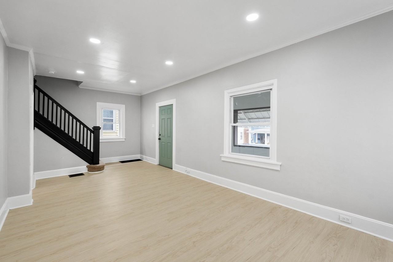 1109 Wade St - Photo 3 of 36