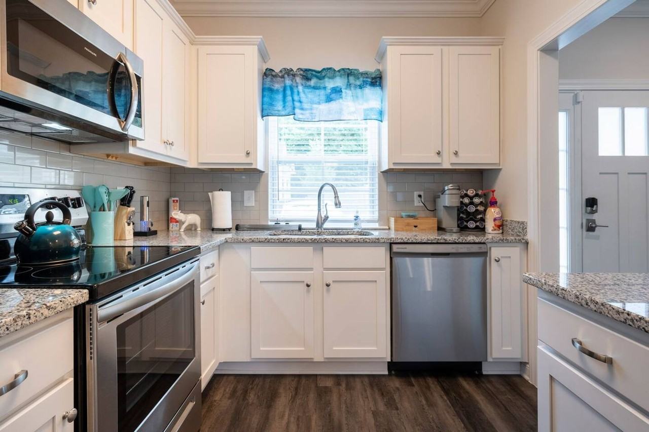 4357 Azalea Dr - Photo 5 of 28