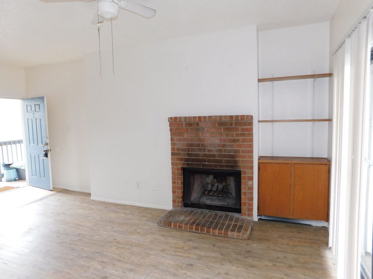 2509 W Slaughter Ln - Photo 4 of 10