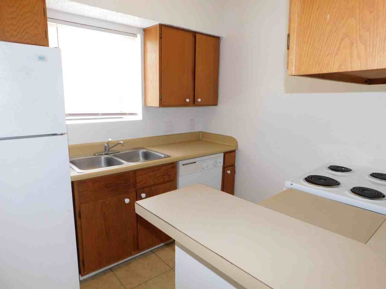 2509 W Slaughter Ln - Photo 5 of 10