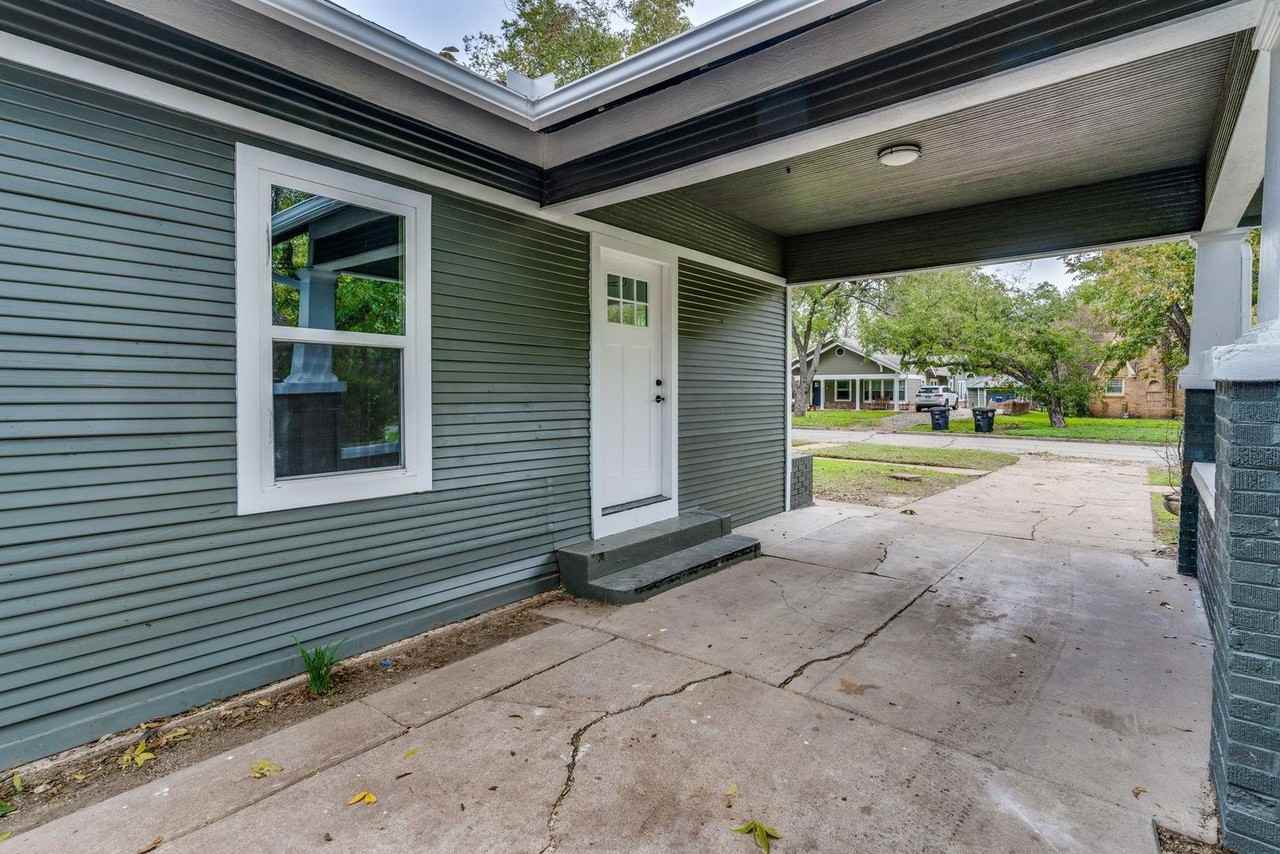 206 Bellevue Dr - Photo 3 of 10