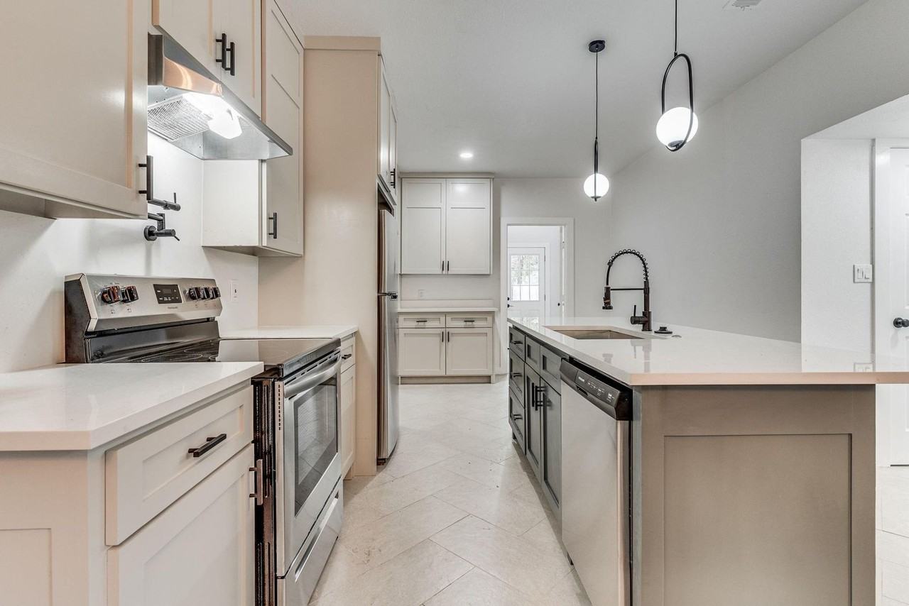 206 Bellevue Dr - Photo 4 of 10