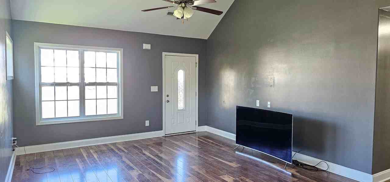 488 Medallion Cir - Photo 4 of 15