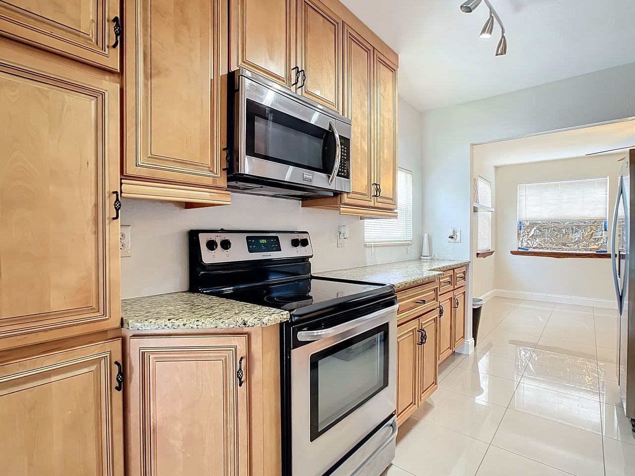 6823 4th Ave N - Photo 5 of 32