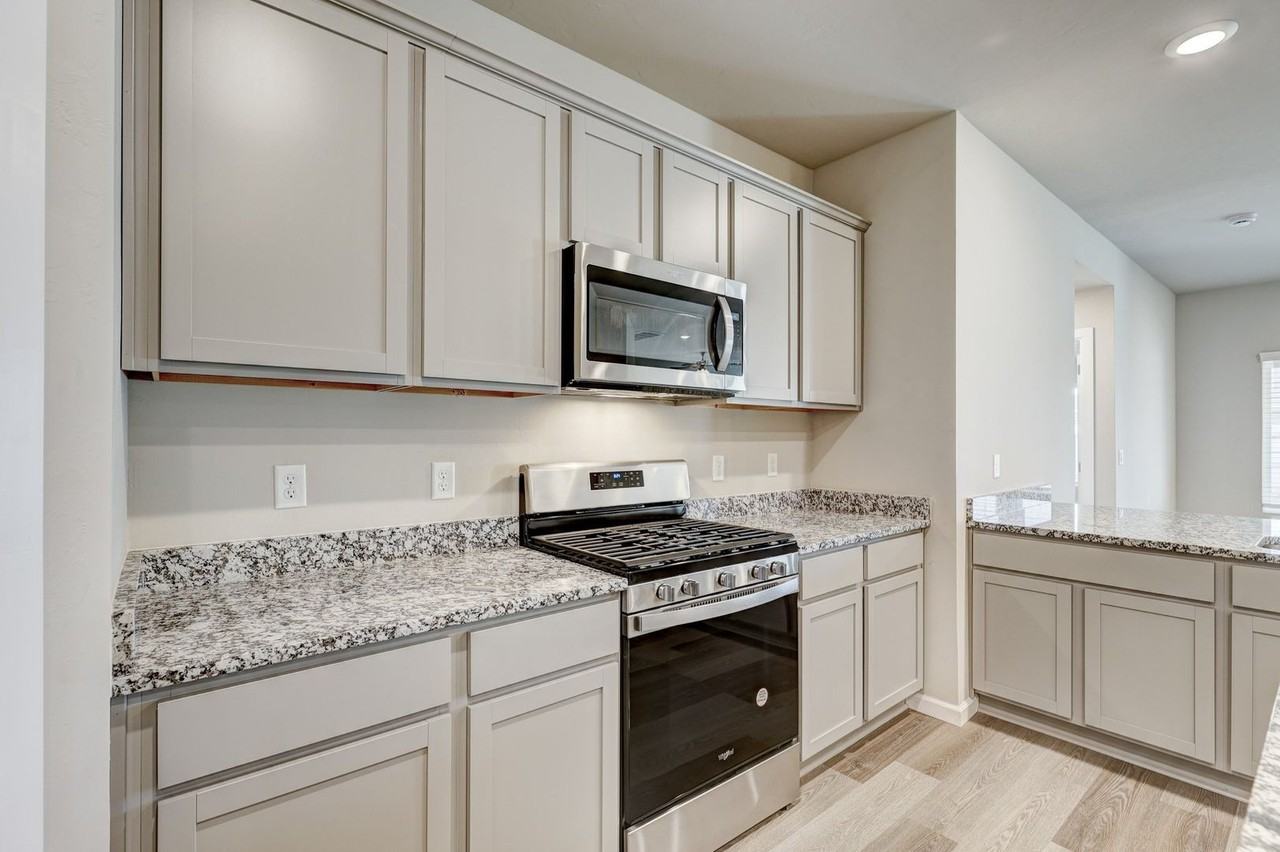 10508 Sw 41st Pl - Photo 7 of 25